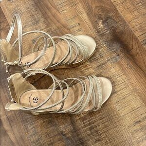 SO Gold Strappy Sandals Elegant Design